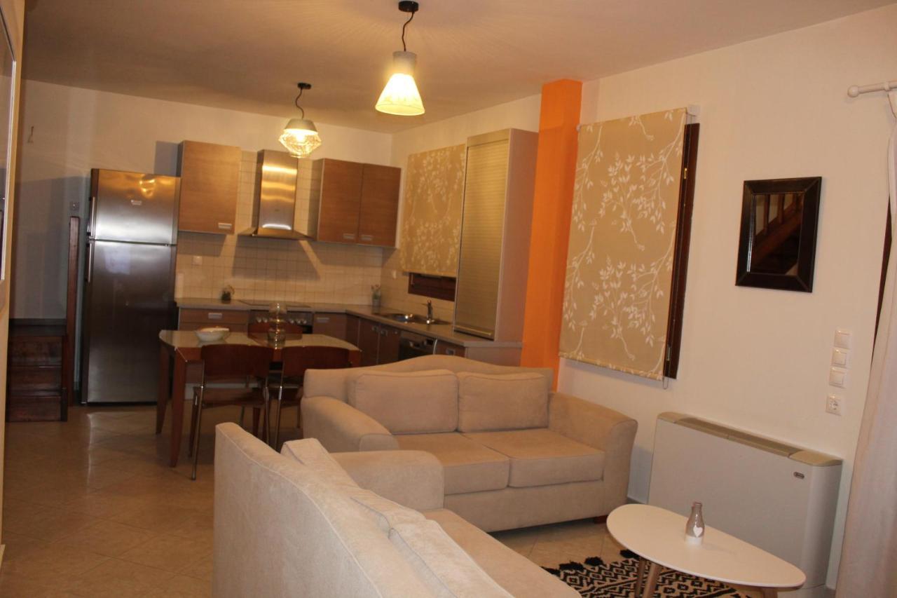 Family'S Houses كالافريتا المظهر الخارجي الصورة